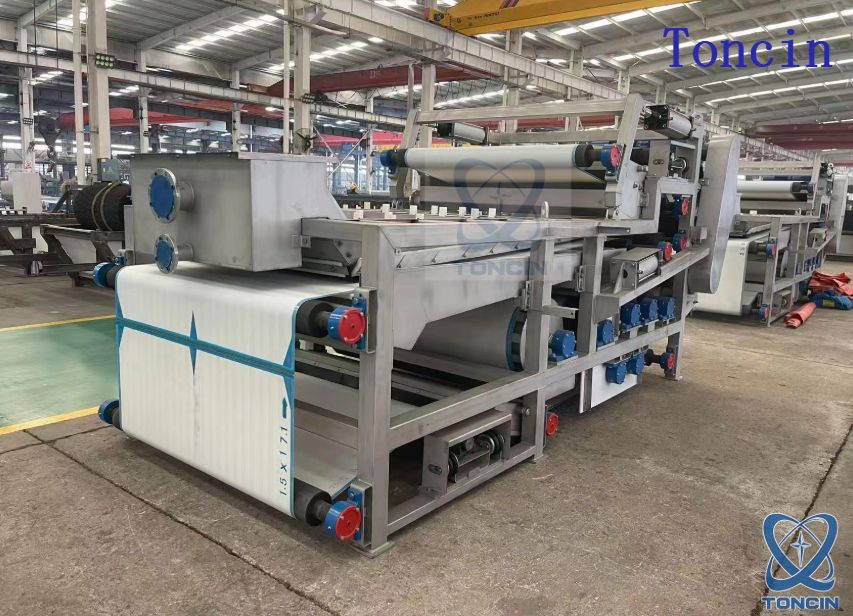 유럽 ​​칼륨 산업에 적용: DYZ-3000 헤비듀티 벨트 필터 프레스 8세트