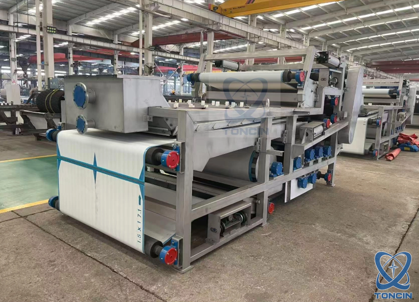 슬러지 탈수가 용이한 벨트 필터 프레스